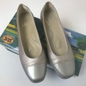 SAS coco loafers / flats nude pearl, size 7.5 NARROW